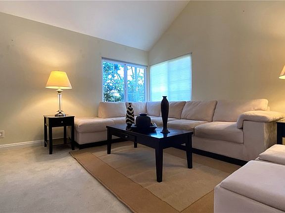 4th image of 25589 Serena Dr