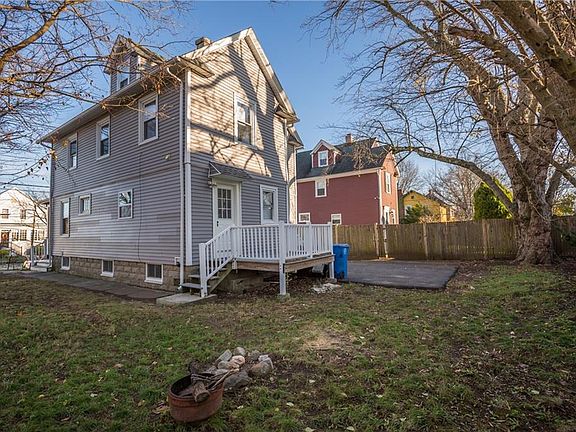 2nd image of 1059 Narragansett Blvd