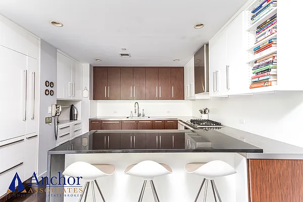 Rented by Anchor Associates | media 24