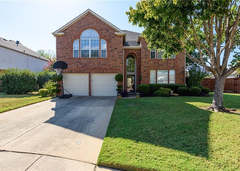1st image of 708 Oakridge Dr