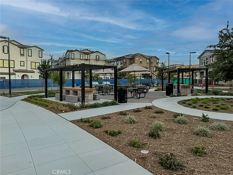 40247 Birchfield Dr — Photo 30