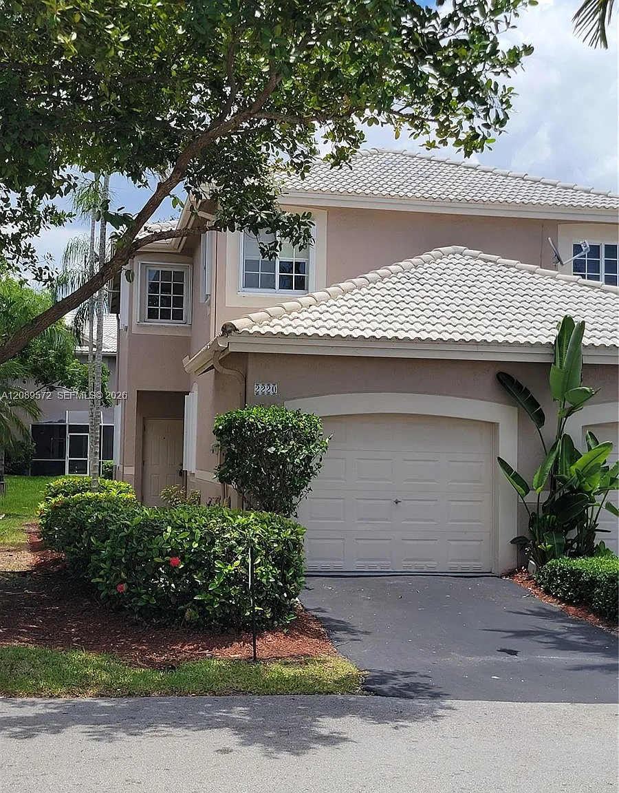 Sectors 3 & 4 Boundary Pl — Photo 1