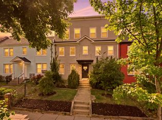 218 20th St NE #Penthouse, Washington, DC 20002