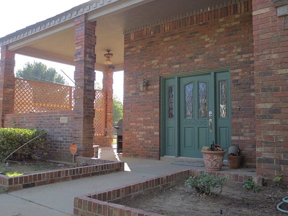 3rd image of 3903 Westminister Dr