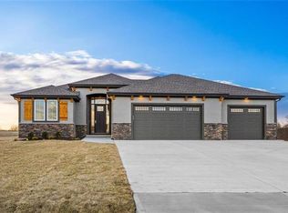 22714 Shadow Ridge Dr, Peculiar, MO 64078