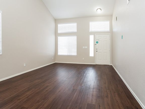 5th image of 3217 Mastercraft Ave