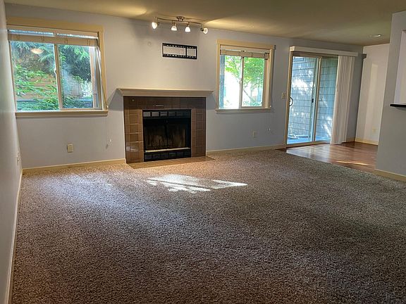 4th image of 8252 126th Ave NE APT D102
