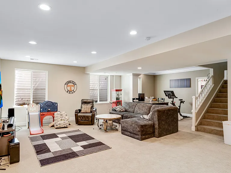 2068 Cutting Horse Dr — Photo 14