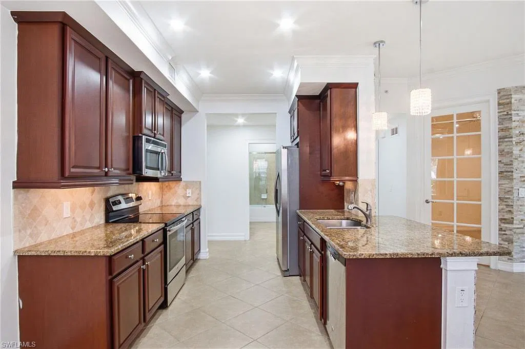 2 bed, 2.0 bath, 1402 sqft, $2,300 — Photo 4