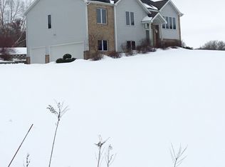 199 Kristin Dr NW, Rochester, MN 55901