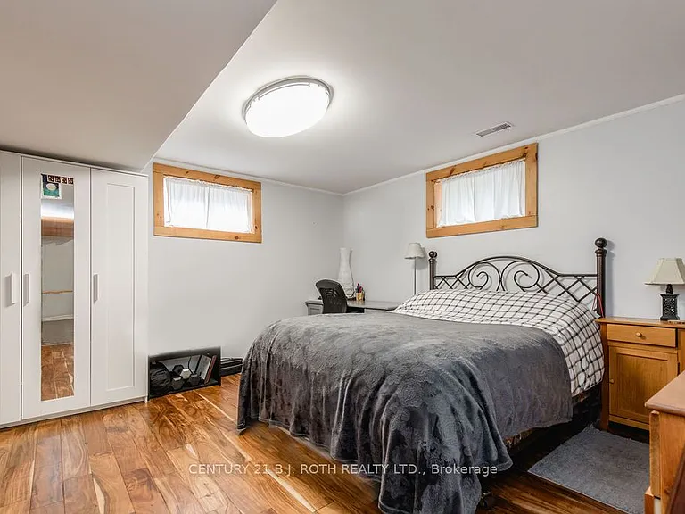 243 Wellington St E #LOWER LEVEL — Photo 11