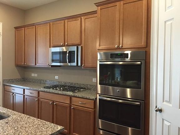 Kitchen, high-end appliances, gas cooktop