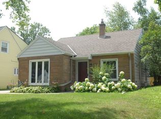 2117 S 95th St, West Allis, WI 53227
