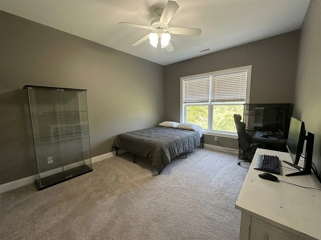 3 bed, 1620 sqft, $2,125 — Photo 3