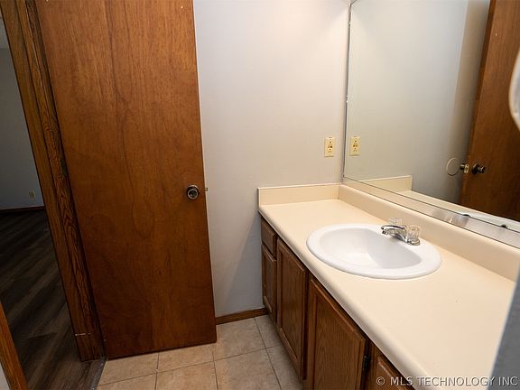 5th image of 2423 E 87th St APT 174