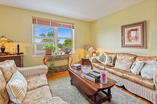 Sold by Shares of New York Marketing LLC | media 6