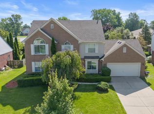 4052 Worthington Dr, Troy, MI 48085