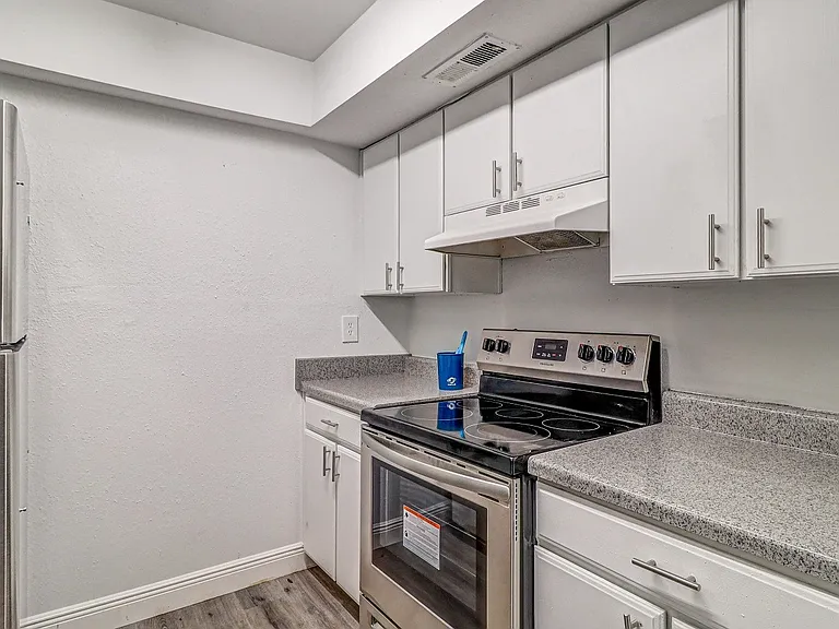 Red Bay Apartment Complex — Photo 41