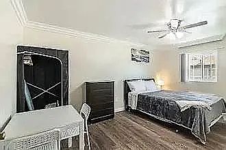 5th image of 10424 S Broadway #5