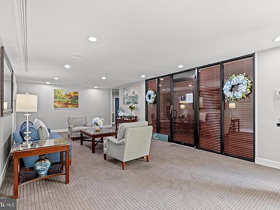 3rd image of 600 Roosevelt Blvd APT 114