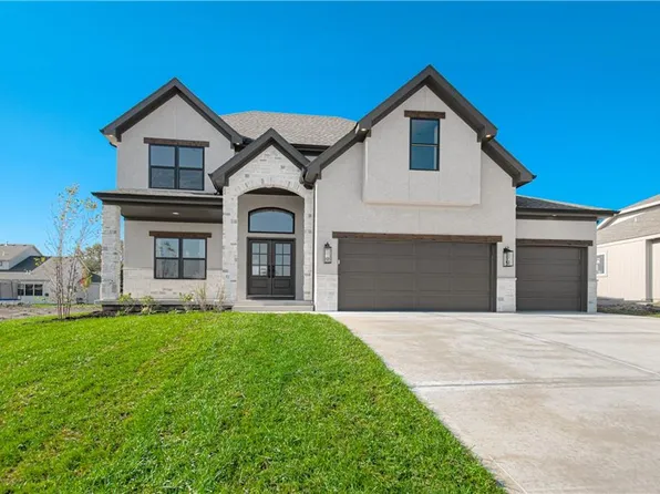 2308 Foxtail Dr, Kearney, MO 64060