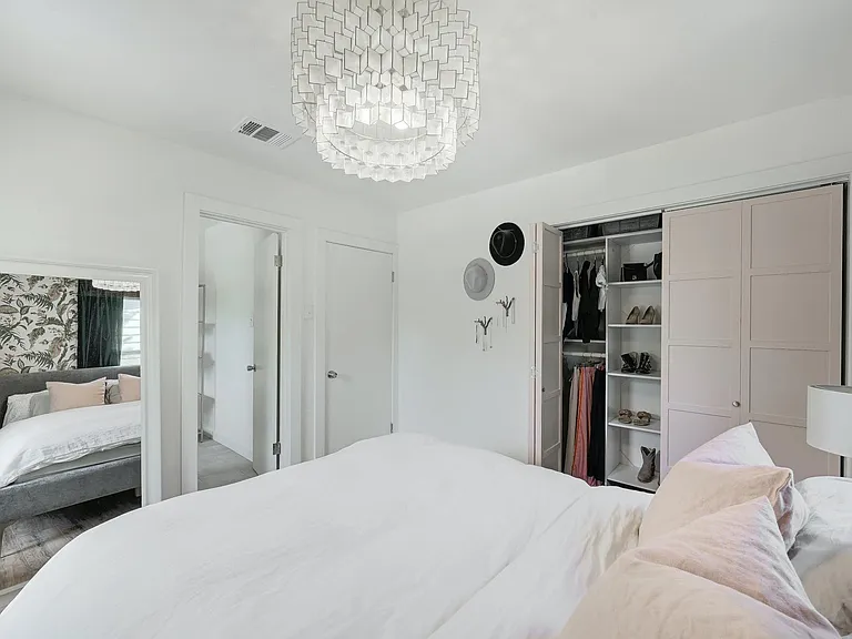 4900 Hilldale Dr — Photo 10
