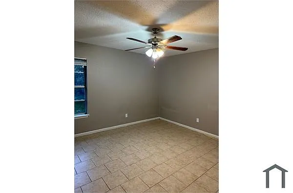 Building Photo - 3604 Donna Dr