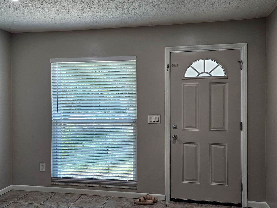 1st image of 718 Sunbright Dr #718