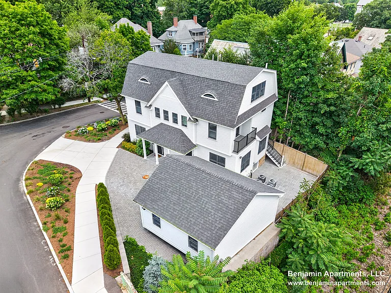 101 Sumner Rd #A — Photo 24