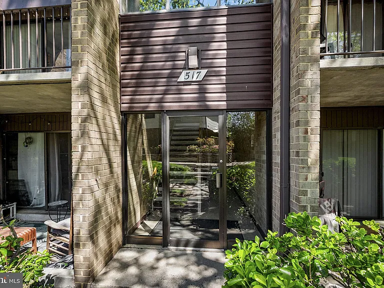 517 Florida Ave #T4 — Photo 3