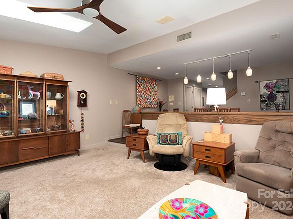 5th image of 6402 Montvale Ct