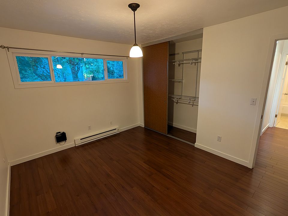 1st bedroom
