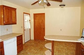 4th image of 2300 10th Ave