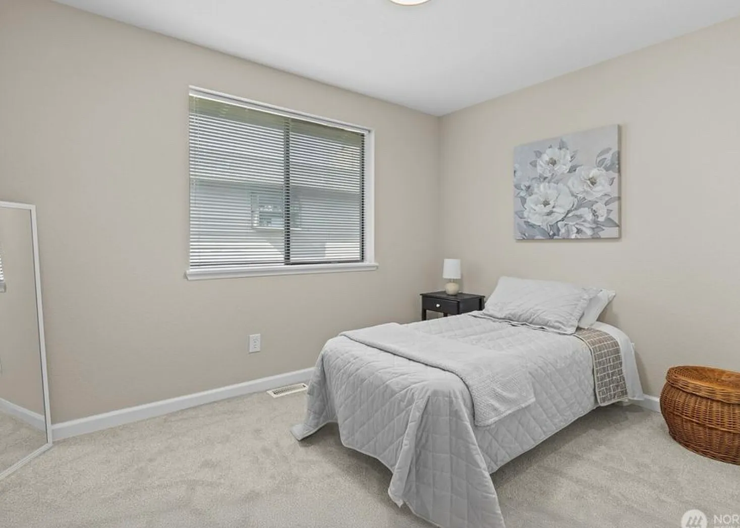 5 bed, 1100 sqft, $850 — Photo 4