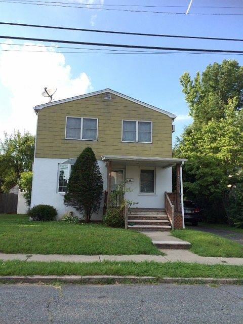 2nd image of 132 Davies Ave