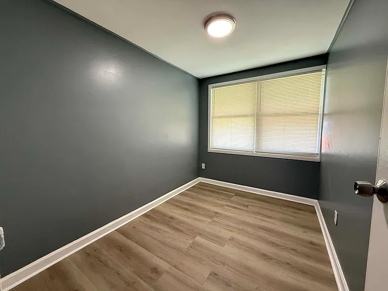 7919 Baltimore St — Photo 17