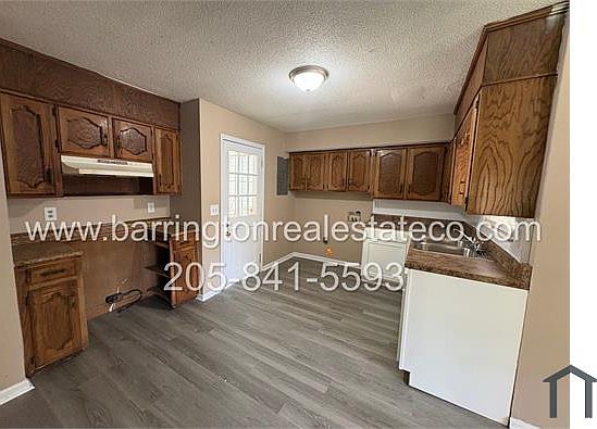 3rd image of 1012 Birmingham St