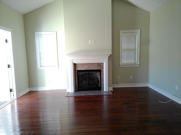 3rd image of 310 Hidden Creek Cir