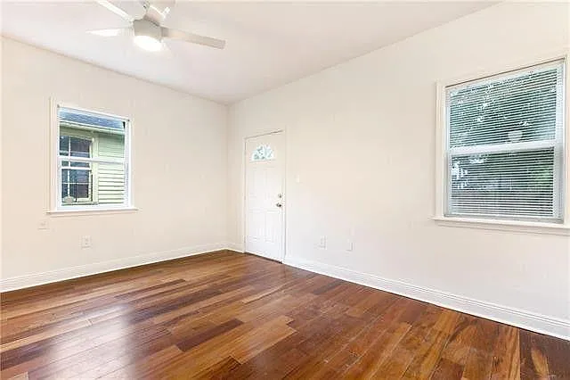 2644 Bruxelles St — Photo 8