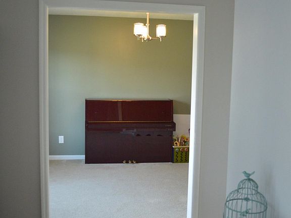 4th image of 8291 Twin Cove Ct