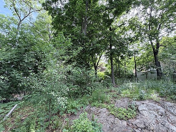 3rd image of LOT 201 Rock Glen Cres #201