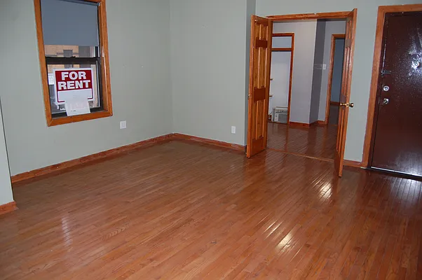 Rented by Work Live Holdings | media 7