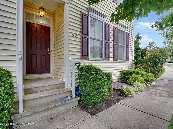 3rd image of 49 Canary Dr