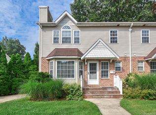 49 Ashwood Rd #A, Port Washington, NY 11050