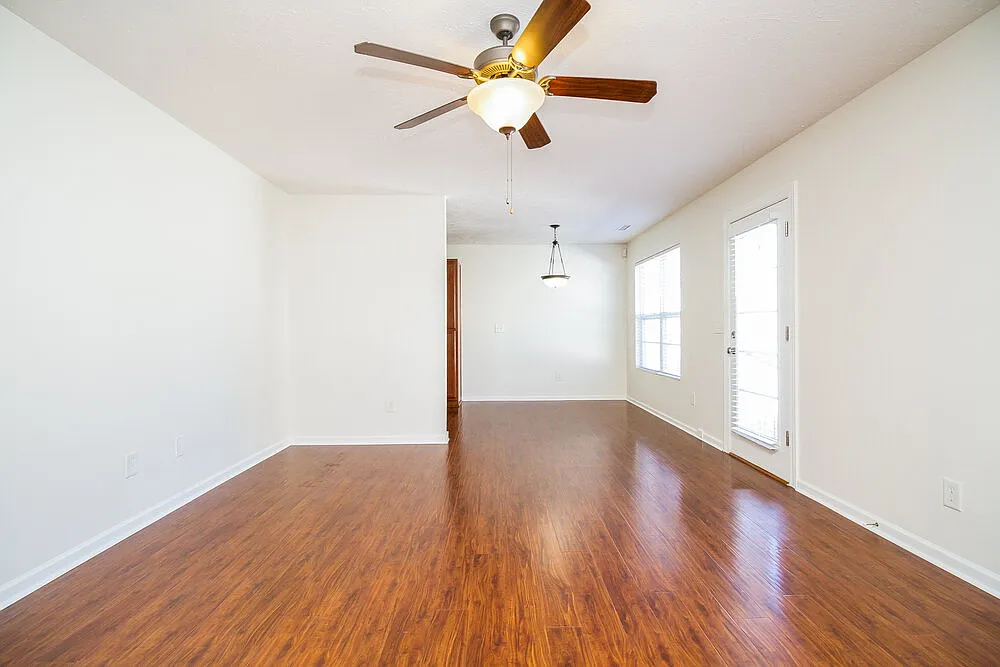 3 bed, 2.5 bath, 1952 sqft, $3,250 — Photo 3