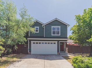 1024 Crimson Ct, Talent, OR 97540