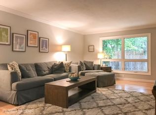 2621 E Roundhill Ln, Bloomington, IN