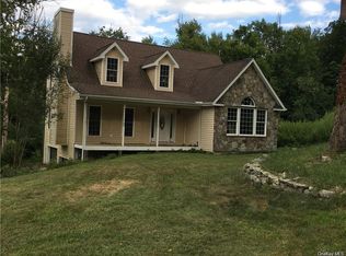 5 Pond Ridge Xing, Newburgh, NY 12550