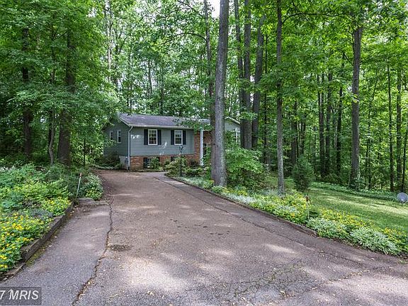 3rd image of 702 Scotsdale Rd