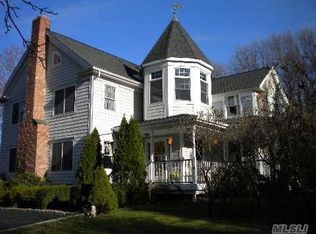 39 Laurel Hill Rd, Centerport, NY 11721